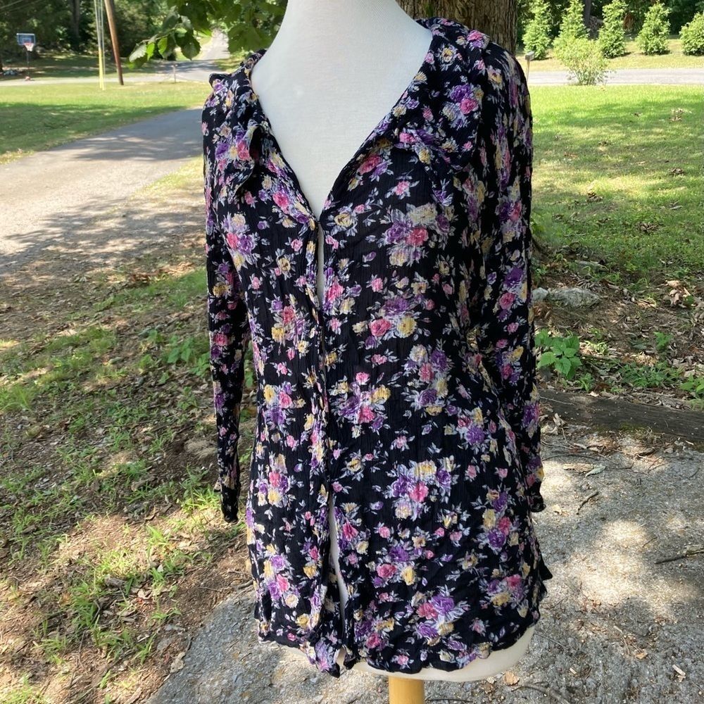VINTAGE BLACK FLORAL MATERNITY BUTTON UP TOP M